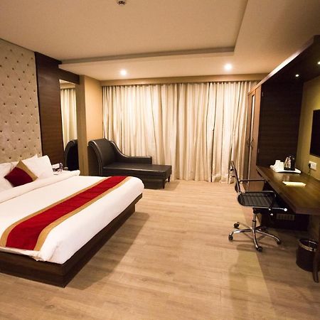 Hotel Anjushree Udždžain Exteriér fotografie