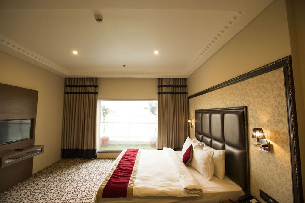 Hotel Anjushree Udždžain Exteriér fotografie