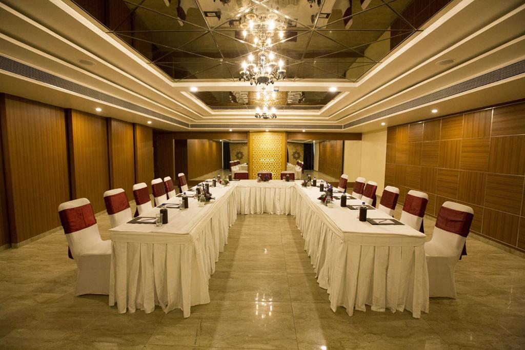 Hotel Anjushree Udždžain Exteriér fotografie