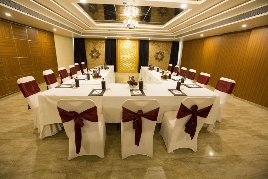 Hotel Anjushree Udždžain Exteriér fotografie