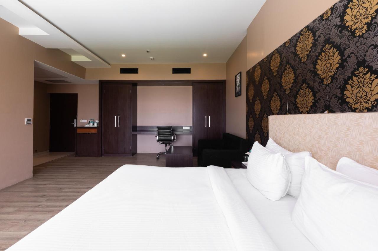 Hotel Anjushree Udždžain Exteriér fotografie