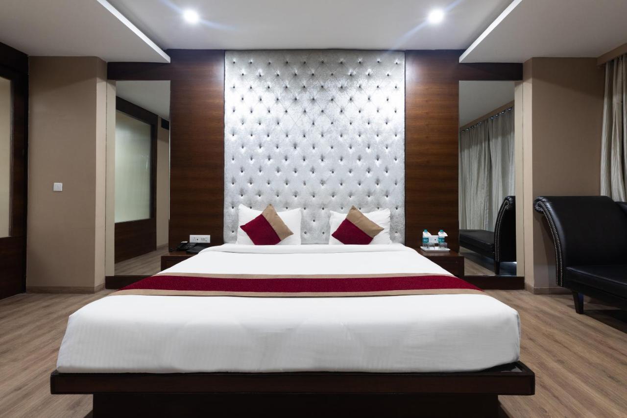Hotel Anjushree Udždžain Exteriér fotografie