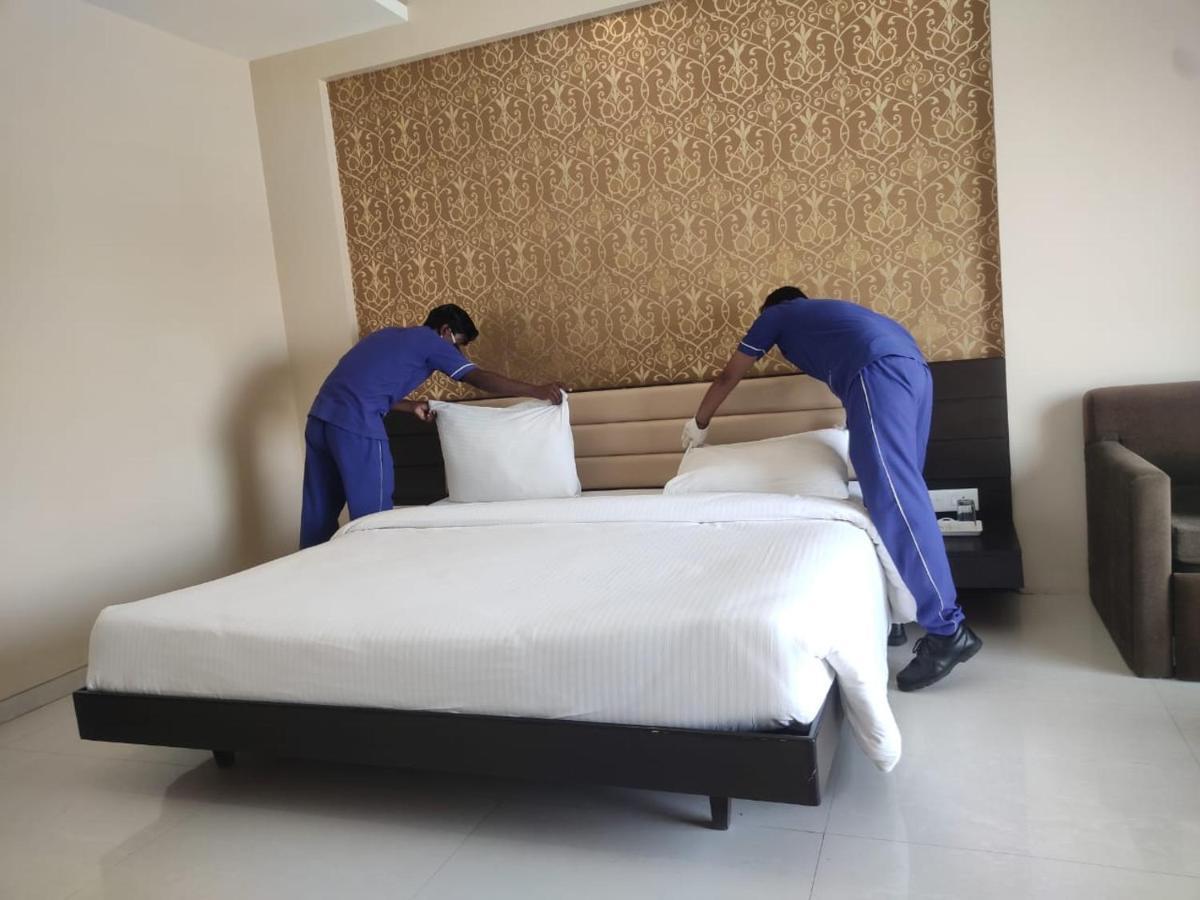 Hotel Anjushree Udždžain Exteriér fotografie